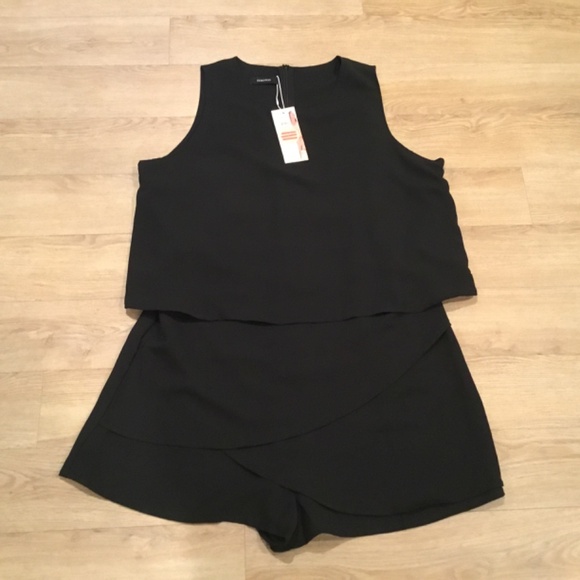NWT Dokotoo Black Crewneck Ruffle Sleeveless Romper Size XL - Picture 7 of 8